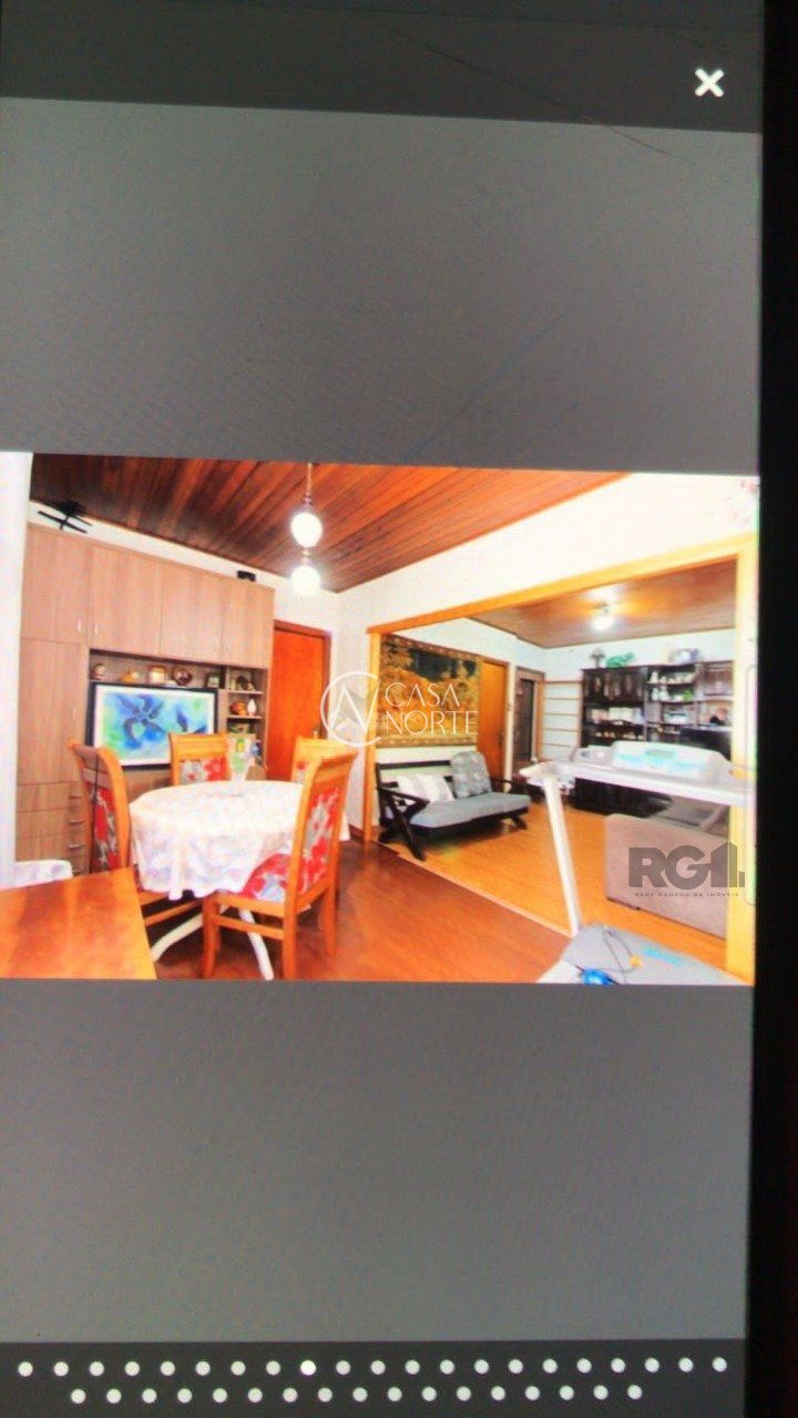 Casa à venda com 3 quartos, 247m², 2 vagas, Rua Professor Fitzgerald no bairro Petrópolis em Porto Alegre