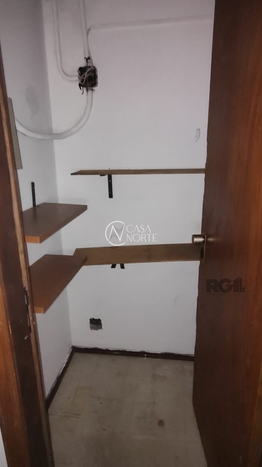 Sala Comercial à venda , 55m², Avenida Cristóvão Colombo no bairro Moinhos de Vento em Porto Alegre