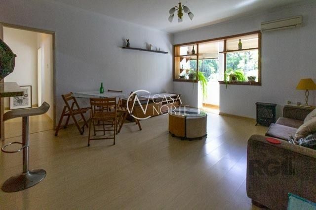 Apartamento à venda com 3 quartos, 110m², 1 vaga, Rua Dona Laura no bairro Rio Branco em Porto Alegre