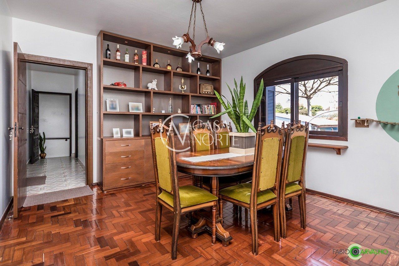 Apartamento à venda com 3 quartos, 271m², 1 suíte, 4 vagas, Rua Samaritana no bairro Jardim Sabará em Porto Alegre