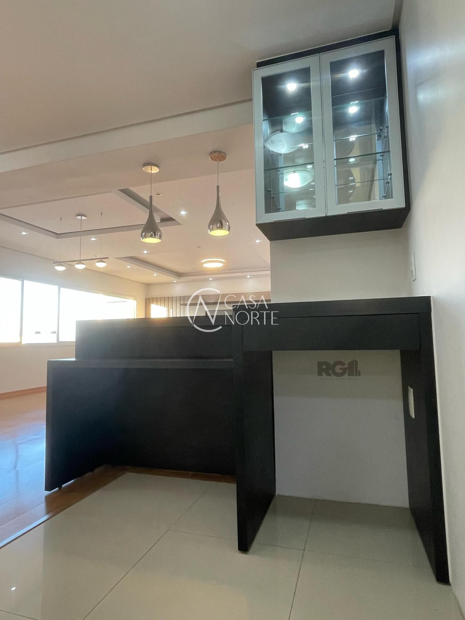 Apartamento à venda com 3 quartos, 132m², 1 suíte, 2 vagas, Rua Acélio Daudt no bairro Passo da Areia em Porto Alegre