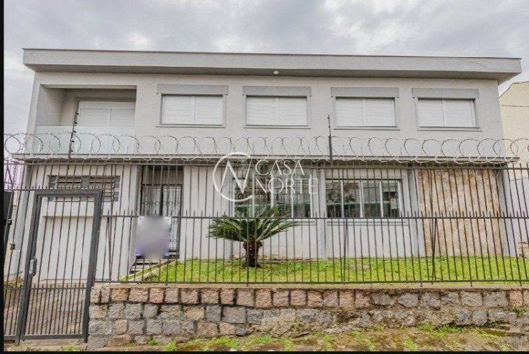 Casa à venda com 3 quartos, 220m², 2 suítes, 2 vagas, Rua Euclydes Moura no bairro Partenon em Porto Alegre