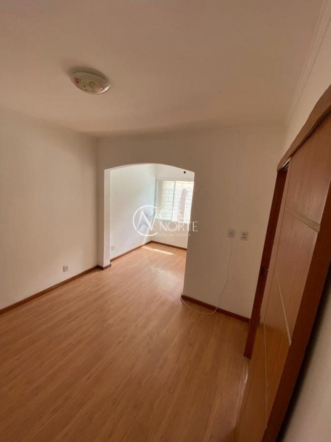 Casa à venda com 3 quartos, 140m², 3 vagas, Rua Antônio Francisco Lisboa no bairro Rubem Berta em Porto Alegre