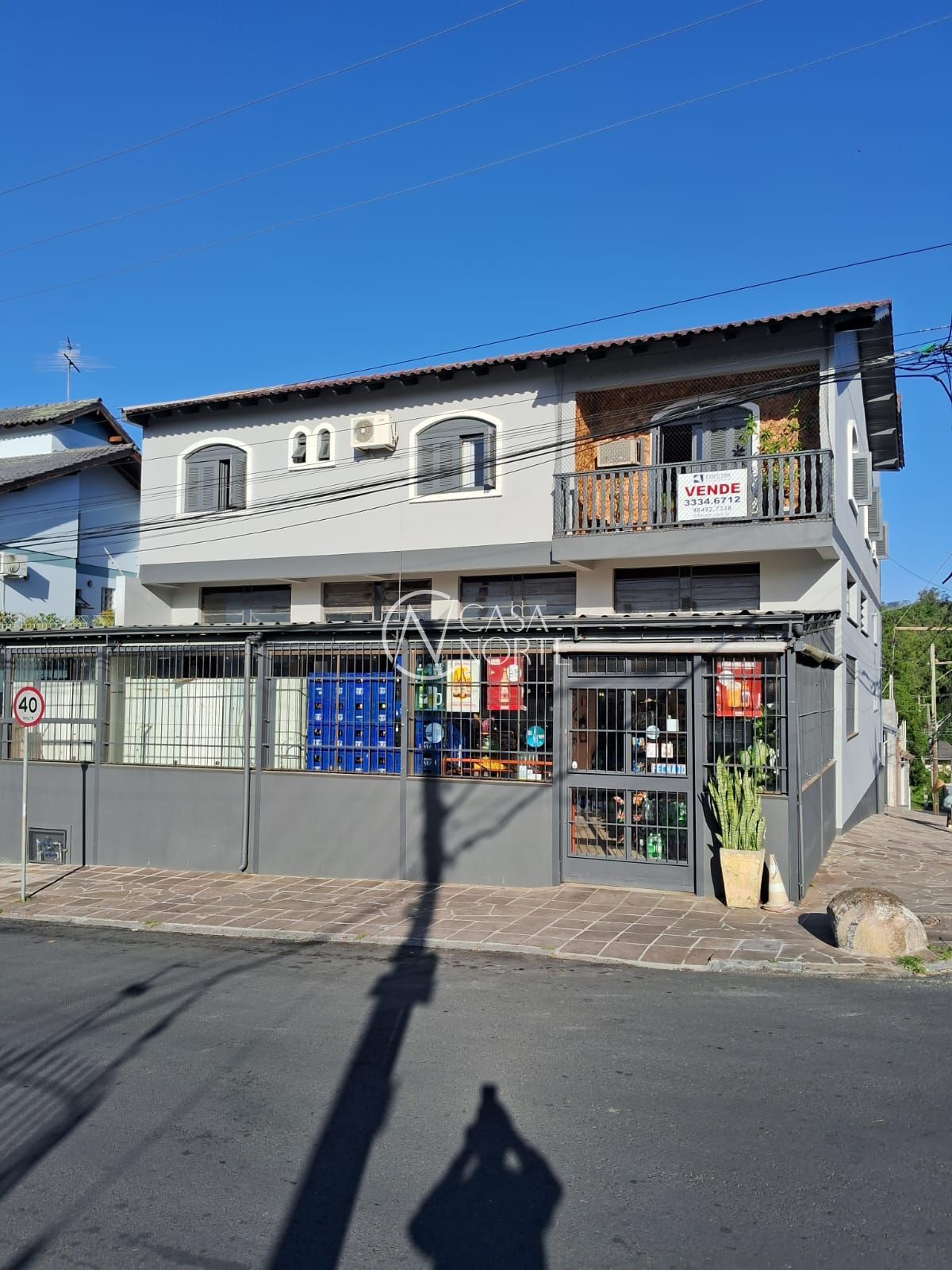 Casa Comercial à venda com 1 quarto, 143m², 2 vagas, Rua Ibanez André Pitthan Souza no bairro Jardim Sabará em Porto Alegre