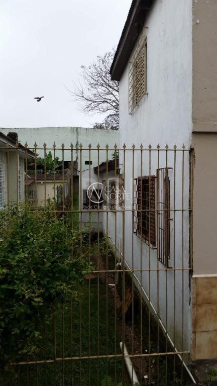 Terreno à venda  com 684m², Rua Aguas Mortas no bairro Medianeira em Porto Alegre