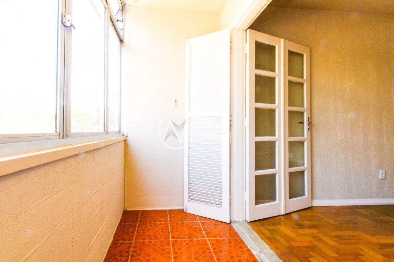 Apartamento à venda com 2 quartos, 73m², 1 vaga, Rua José de Alencar no bairro Menino Deus em Porto Alegre