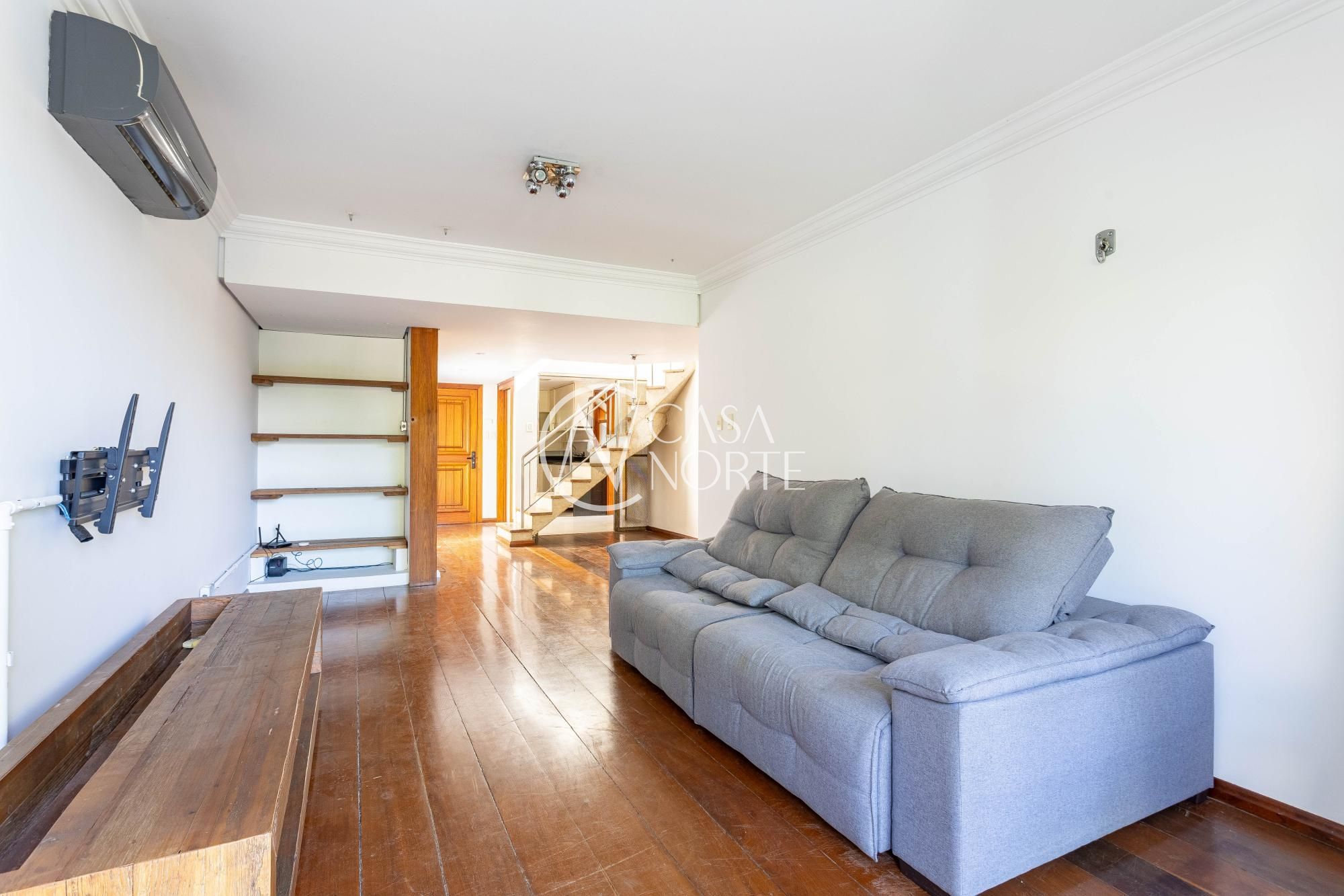 Cobertura à venda com 2 quartos, 211m², 1 suíte, 2 vagas, Rua Dinarte Ribeiro no bairro Moinhos de Vento em Porto Alegre