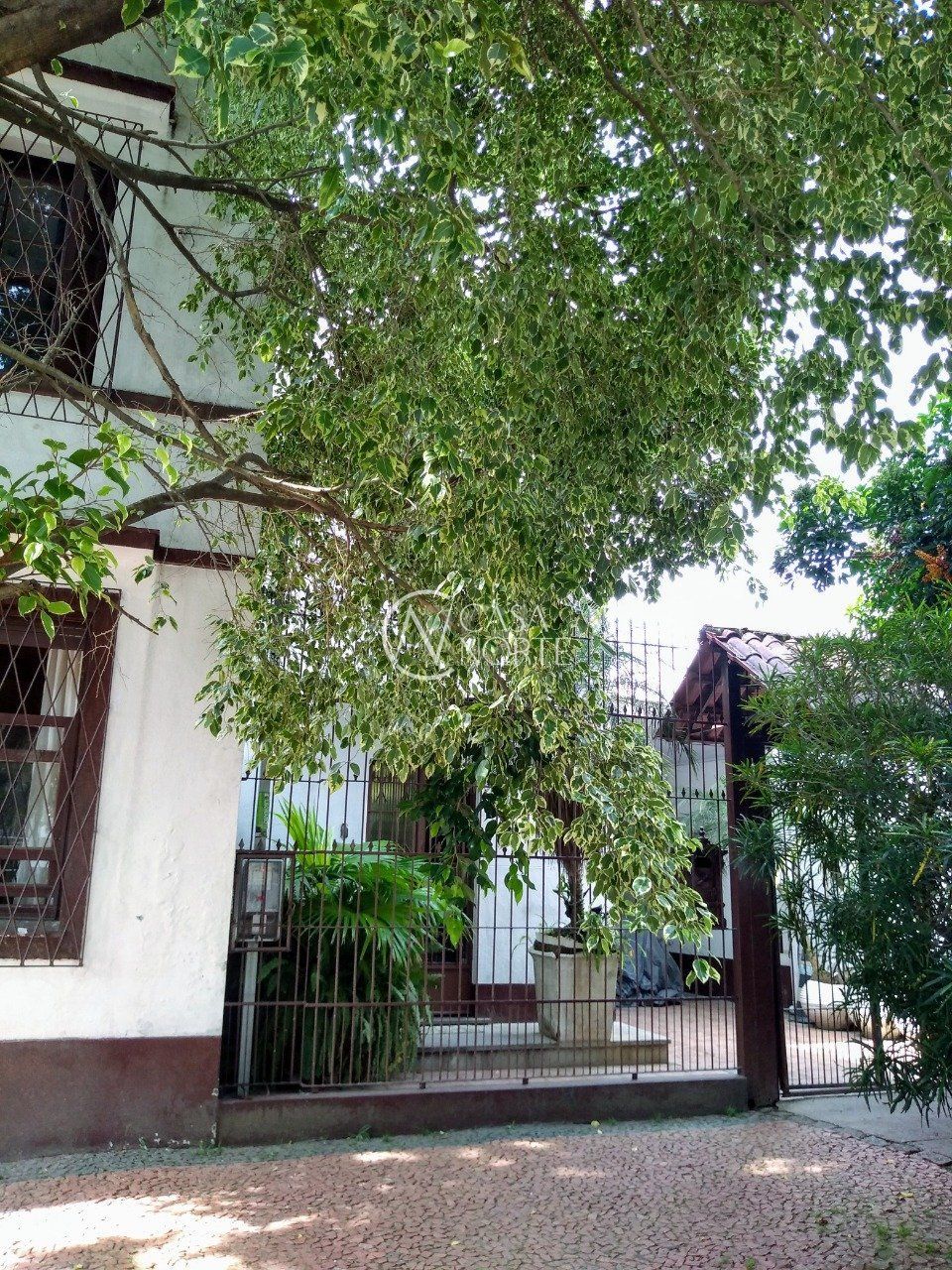 Casa à venda com 3 quartos, 400m², 2 suítes, 2 vagas, Rua Almirante Barroso no bairro Floresta em Porto Alegre