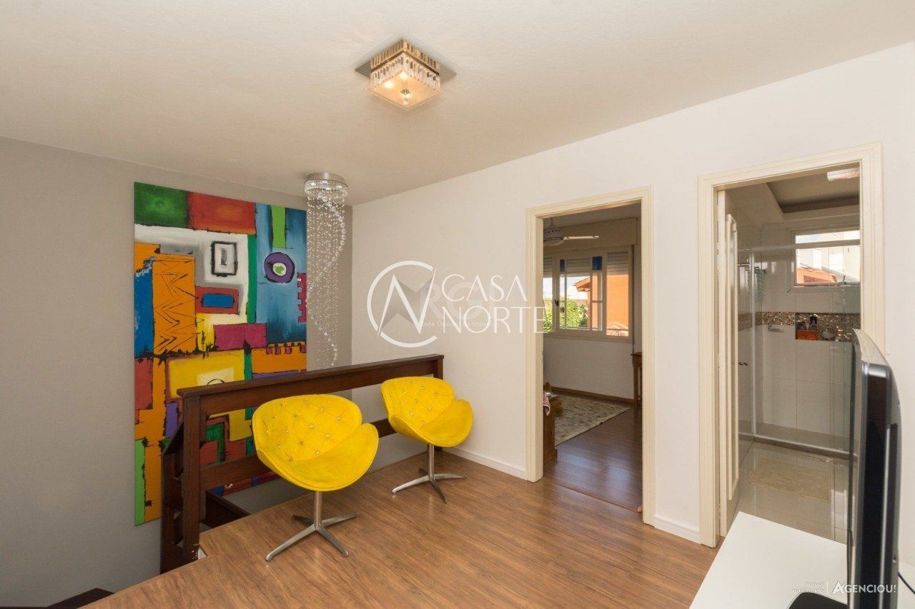 Casa de Condomínio à venda com 3 quartos, 87m², 1 suíte, 2 vagas, Rua General Tadeusz Kosciuszko no bairro Jardim Isabel em Porto Alegre