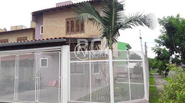 Casa à venda com 3 quartos, 100m², 1 suíte, 2 vagas, Rua Eva Pinto no bairro Hípica em Porto Alegre