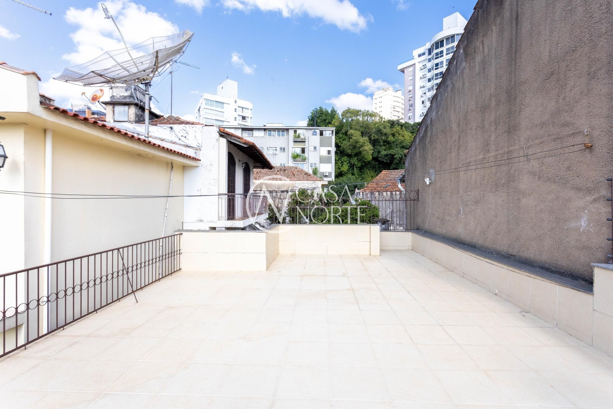 Casa à venda com 3 quartos, 226m², 1 suíte, 3 vagas, Rua Engenheiro Alfredo Mayer Waldeck no bairro São João em Porto Alegre