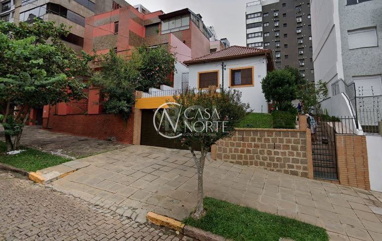 Casa à venda com 3 quartos, 247m², 2 vagas, Rua Professor Fitzgerald no bairro Petrópolis em Porto Alegre