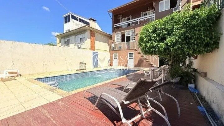 Casa à venda com 4 quartos, 278m², 1 suíte, 4 vagas, Rua João Paetzel no bairro Chácara das Pedras em Porto Alegre