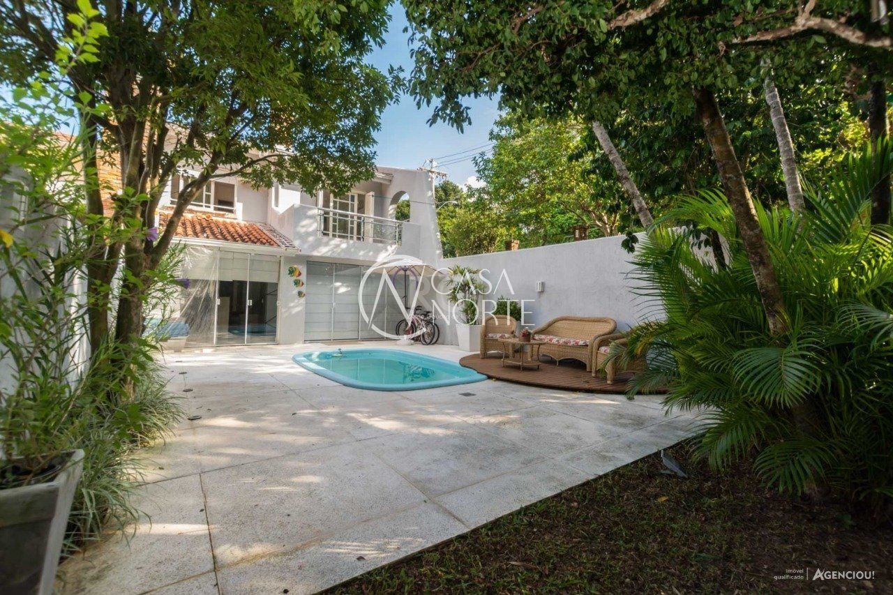 Casa de Condomínio à venda com 3 quartos, 87m², 1 suíte, 2 vagas, Rua General Tadeusz Kosciuszko no bairro Jardim Isabel em Porto Alegre