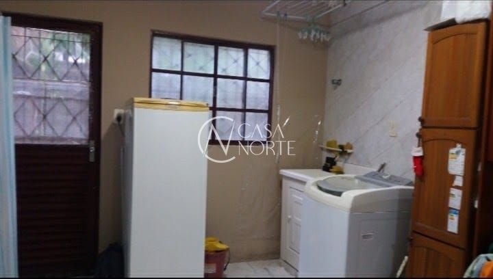 Casa à venda com 2 quartos, 120m², 2 vagas, Rua Doutor Deoclecio Pereira no bairro Jardim Floresta em Porto Alegre