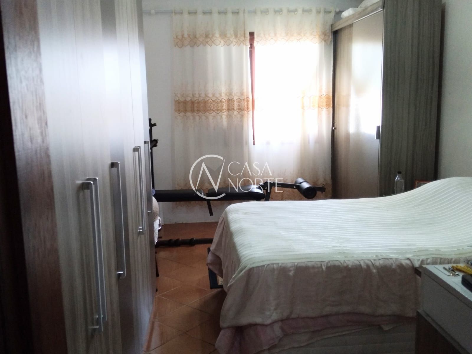 Casa à venda com 2 quartos, 120m², 2 vagas, Rua Doutor Deoclecio Pereira no bairro Jardim Floresta em Porto Alegre