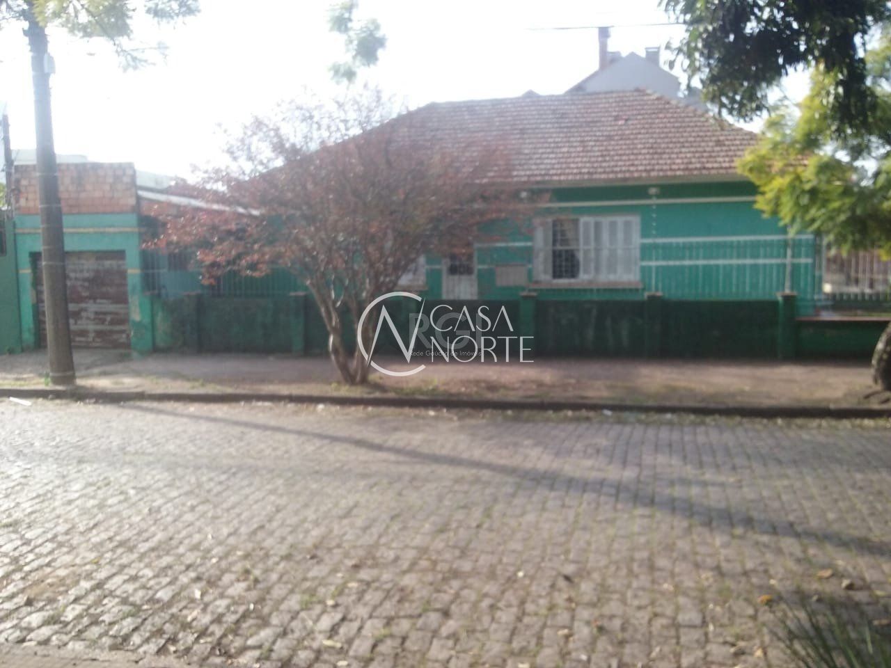 Casa à venda com 3 quartos, 200m², 6 vagas, Avenida Amazonas no bairro São Geraldo em Porto Alegre