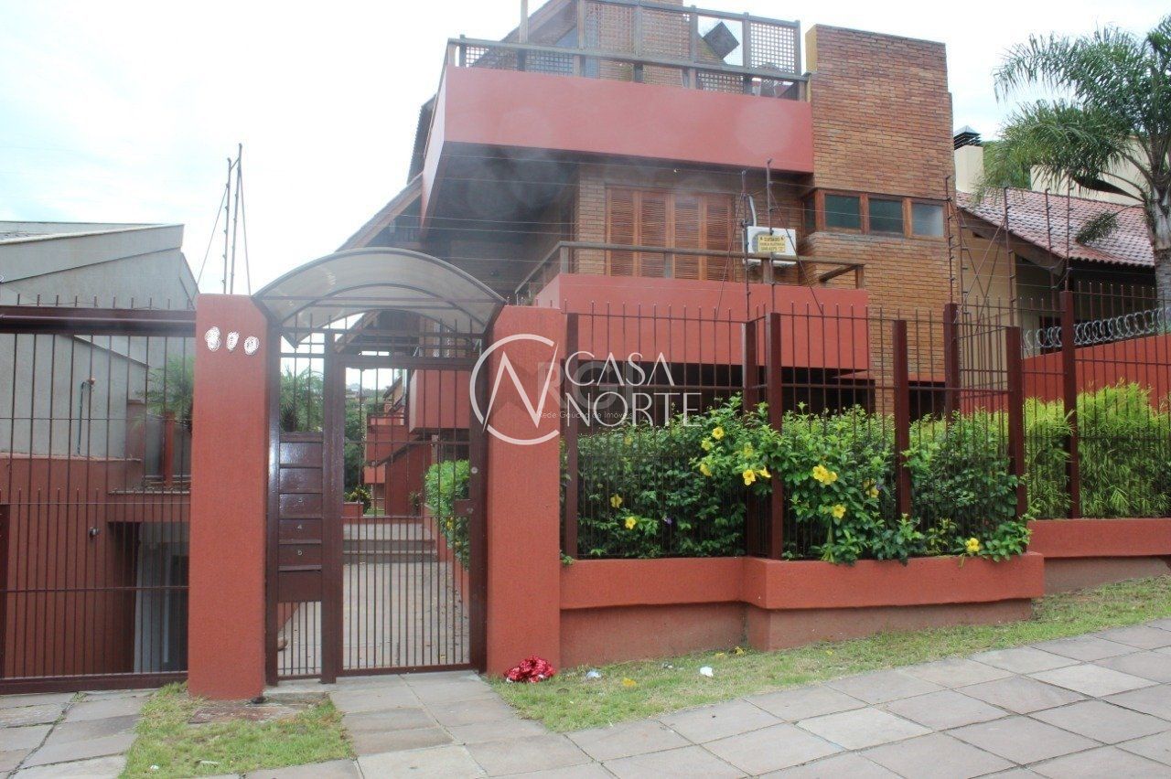 Casa de Condomínio à venda com 4 quartos, 379m², 1 suíte, 2 vagas, Rua Silveiro no bairro Menino Deus em Porto Alegre