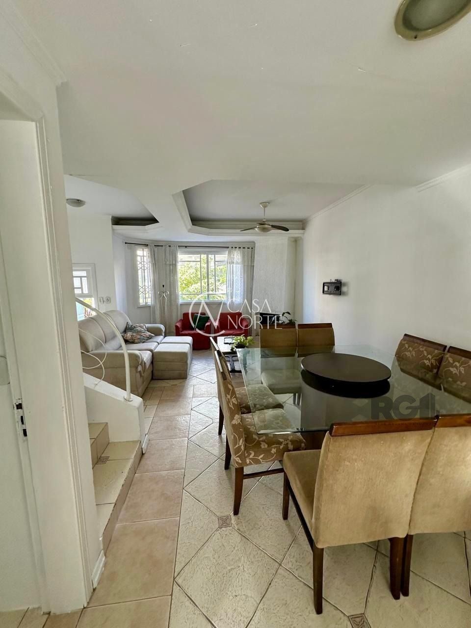 Casa à venda com 3 quartos, 250m², 1 suíte, 2 vagas, Rua Doutor Castro de Menezes no bairro Vila Assunção em Porto Alegre