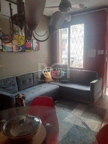 Casa à venda com 2 quartos, 60m², 1 vaga, Rua Nunes no bairro Medianeira em Porto Alegre