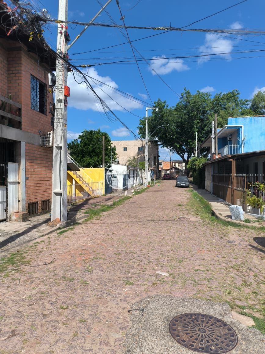 Prédio Residencial à venda com 5 quartos, 267m², 1 vaga, Rua Maria Flor Vieira no bairro Farrapos em Porto Alegre