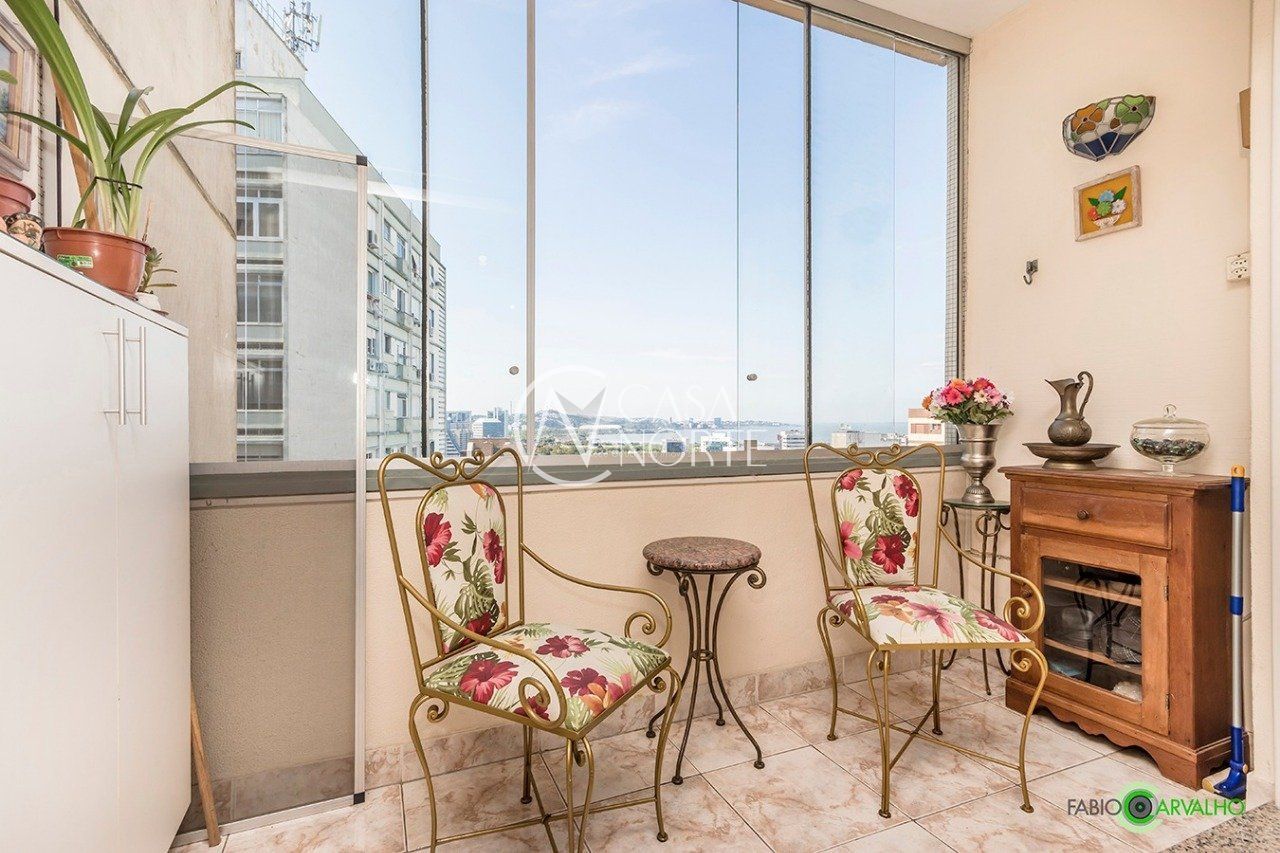 Apartamento à venda com 1 quarto, 57m², Rua Duque de Caxias no bairro Centro Histórico em Porto Alegre