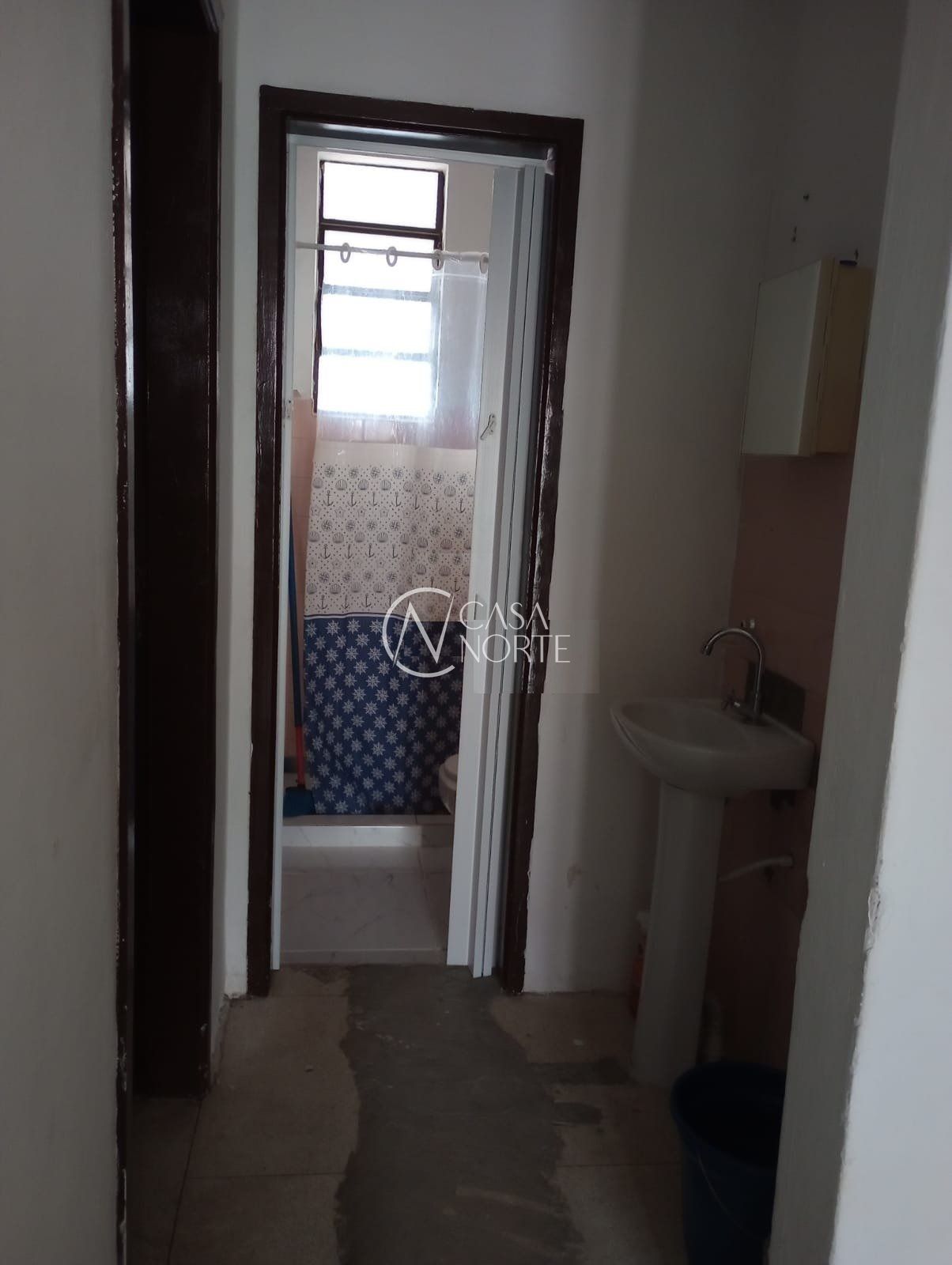 Casa à venda com 2 quartos, 55m², 1 vaga, Rua Tarcila Moraes Dutra no bairro Santa Rosa de Lima em Porto Alegre