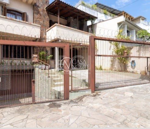 Casa à venda com 4 quartos, 287m², 2 suítes, Rua General Couto de Magalhaes no bairro São João em Porto Alegre