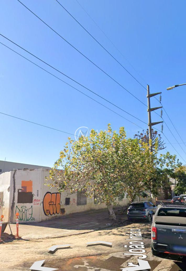 Terreno à venda  com 520m², Avenida Pernambuco no bairro Navegantes em Porto Alegre