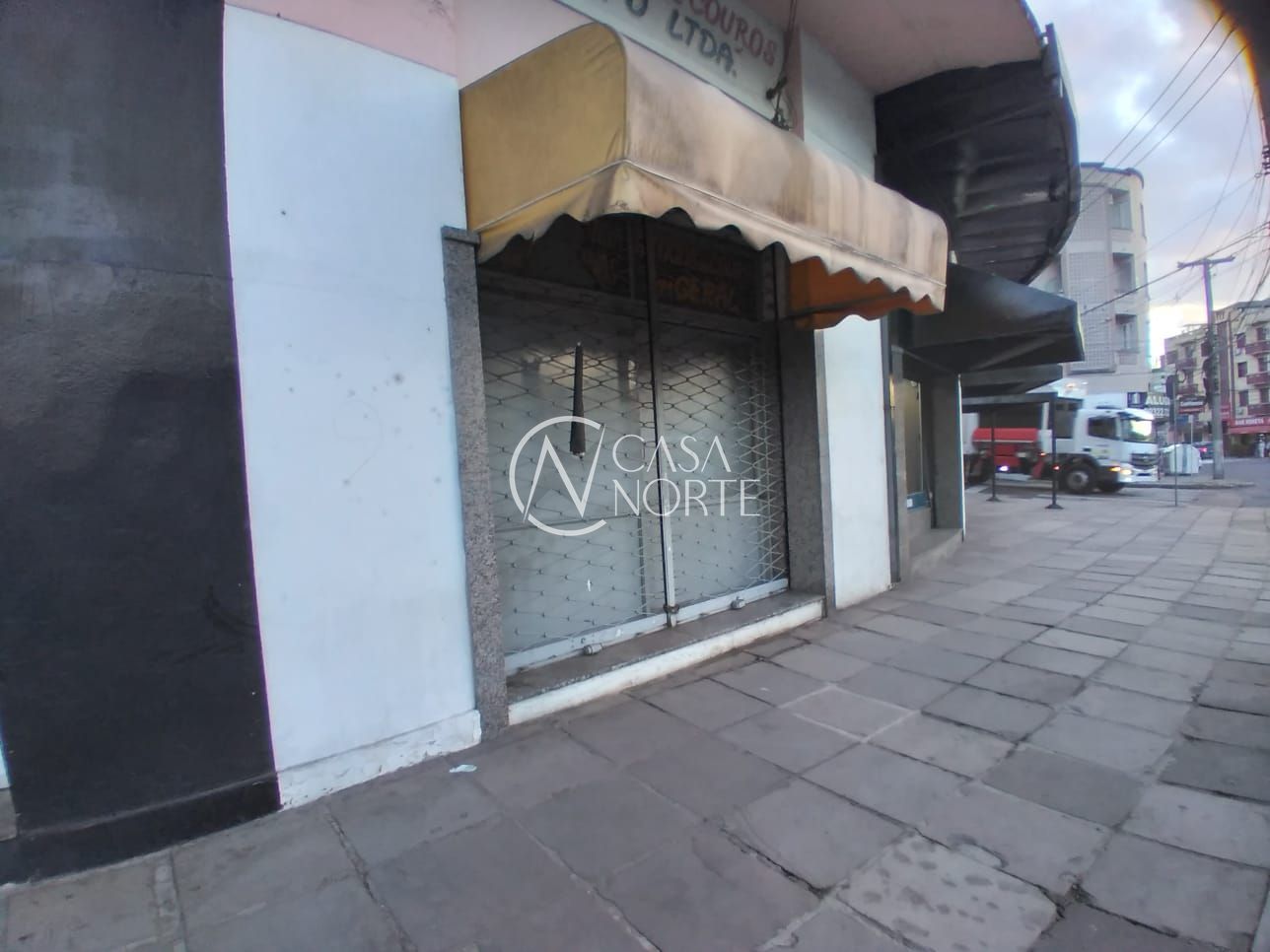 Loja à venda com 1 quarto, 64m², Avenida Benjamin Constant no bairro São João em Porto Alegre