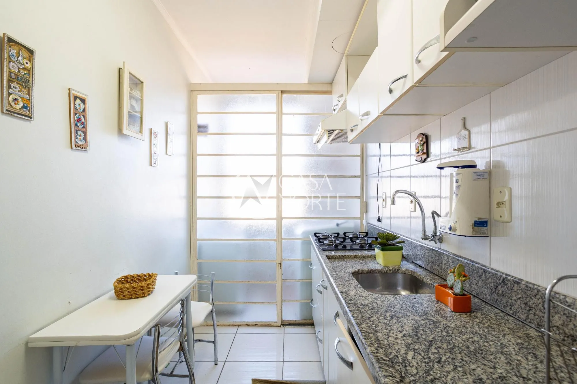 Apartamento à venda com 2 quartos, 63m², 1 vaga, Avenida Wenceslau Escobar no bairro Tristeza em Porto Alegre