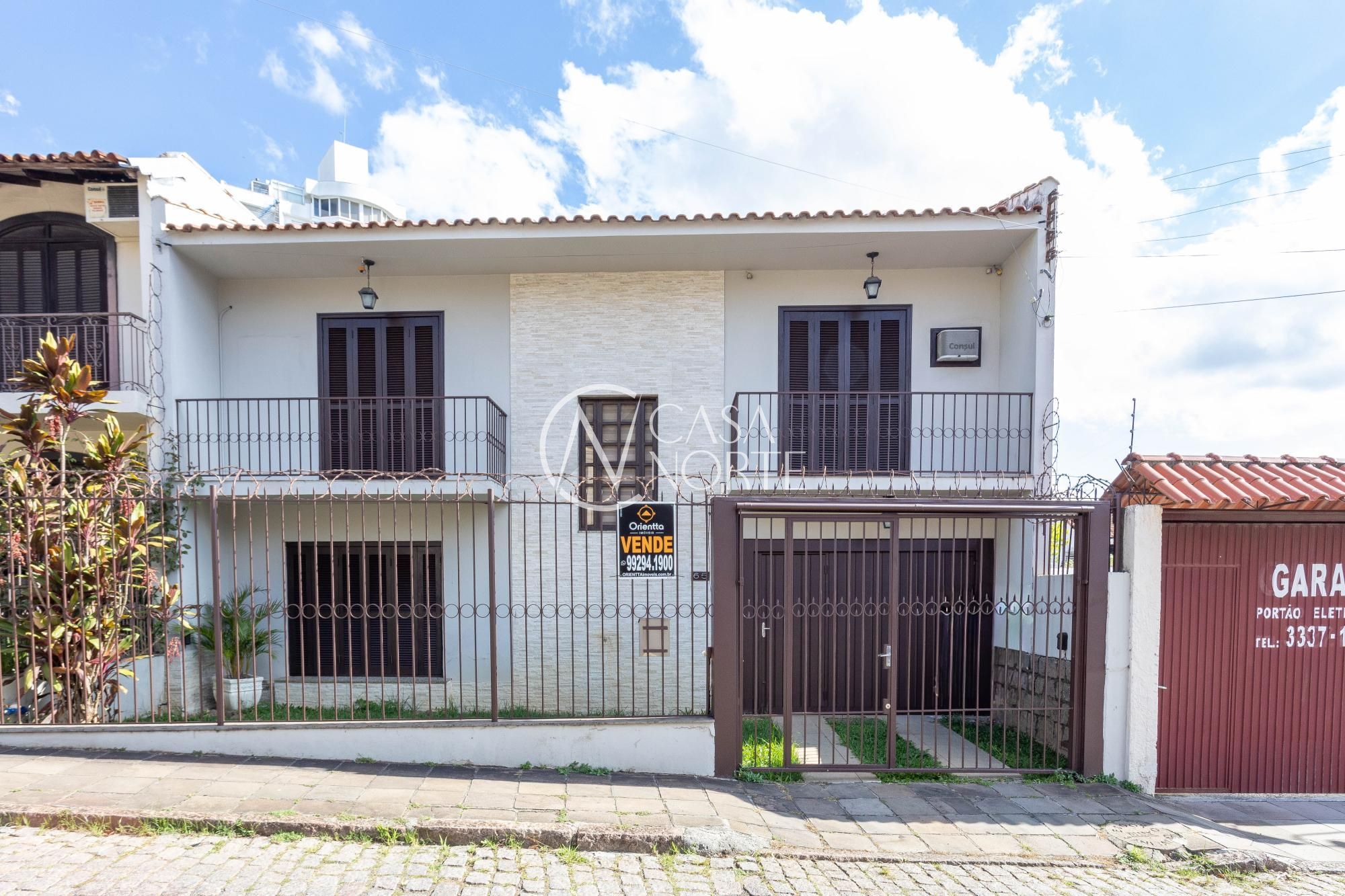 Casa à venda com 3 quartos, 226m², 1 suíte, 3 vagas, Rua Engenheiro Alfredo Mayer Waldeck no bairro São João em Porto Alegre