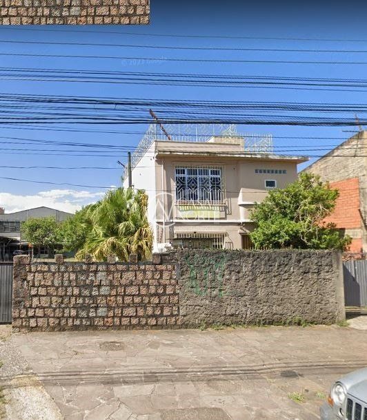 Casa à venda com 3 quartos, 200m², 2 suítes, 3 vagas, Avenida Berlim no bairro São Geraldo em Porto Alegre