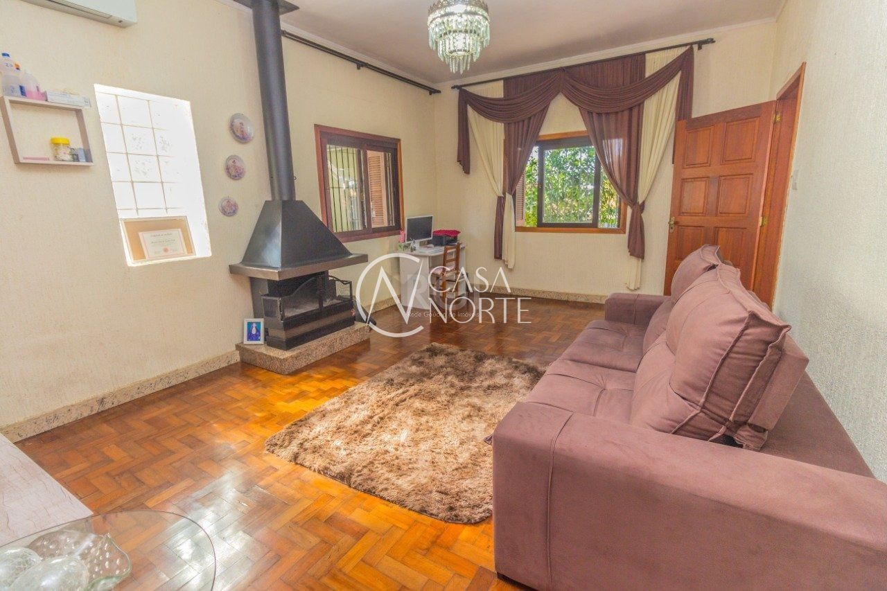 Casa à venda com 3 quartos, 135m², 1 suíte, 1 vaga, Rua Julio Lopes dos Santos Sobrinho no bairro Santa Tereza em Porto Alegre