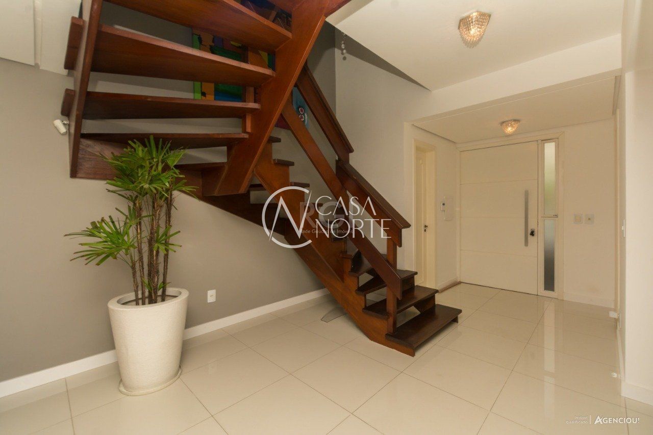 Casa de Condomínio à venda com 3 quartos, 87m², 1 suíte, 2 vagas, Rua General Tadeusz Kosciuszko no bairro Jardim Isabel em Porto Alegre