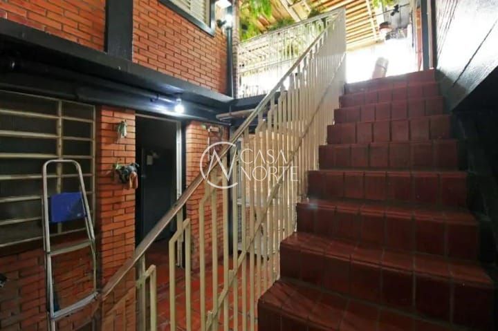 Casa à venda com 3 quartos, 257m², 4 vagas, Avenida Alberto Pasqualini no bairro Jardim Sabará em Porto Alegre