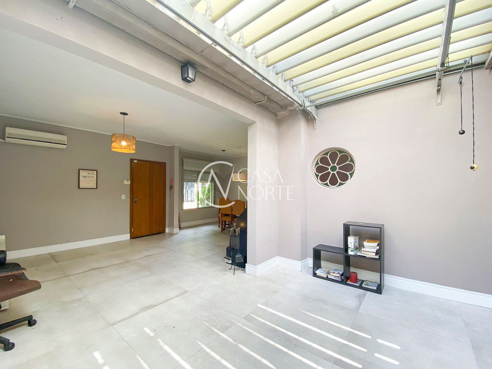 Casa à venda com 4 quartos, 175m², 1 suíte, 2 vagas, Rua Vital Brasil no bairro Jardim Sabará em Porto Alegre