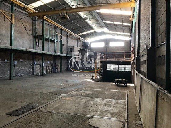 Pavilhão à venda , 1000m², 4 vagas, Rua Tenente Ary Tarrago no bairro Coronel Aparício Borges em Porto Alegre