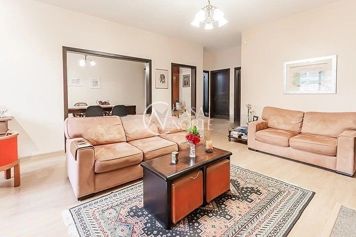 Casa à venda com 4 quartos, 350m², 1 suíte, 2 vagas, Rua Filadélfia no bairro São João em Porto Alegre