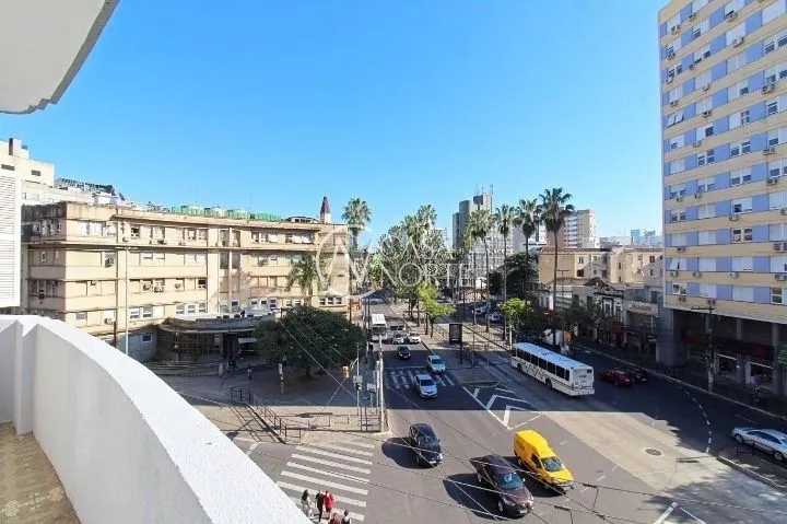 Apartamento à venda com 3 quartos, Avenida Venâncio Aires no bairro Bom Fim em Porto Alegre