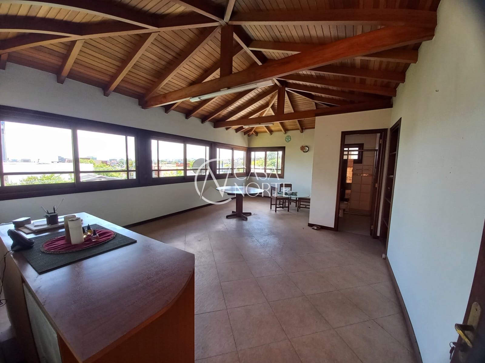 Casa à venda com 6 quartos, 408m², 1 suíte, 5 vagas, Rua Matias José Bins no bairro Chácara das Pedras em Porto Alegre