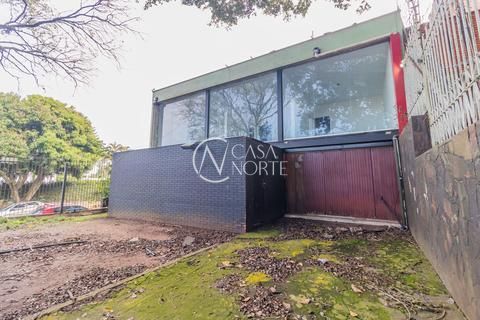 Casa à venda com 3 quartos, 319m², 4 vagas, Avenida Capivari no bairro Cristal em Porto Alegre