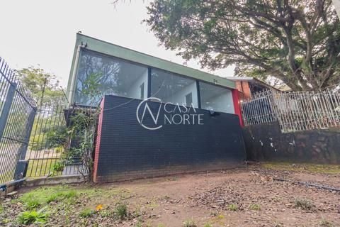 Casa à venda com 3 quartos, 319m², 4 vagas, Avenida Capivari no bairro Cristal em Porto Alegre