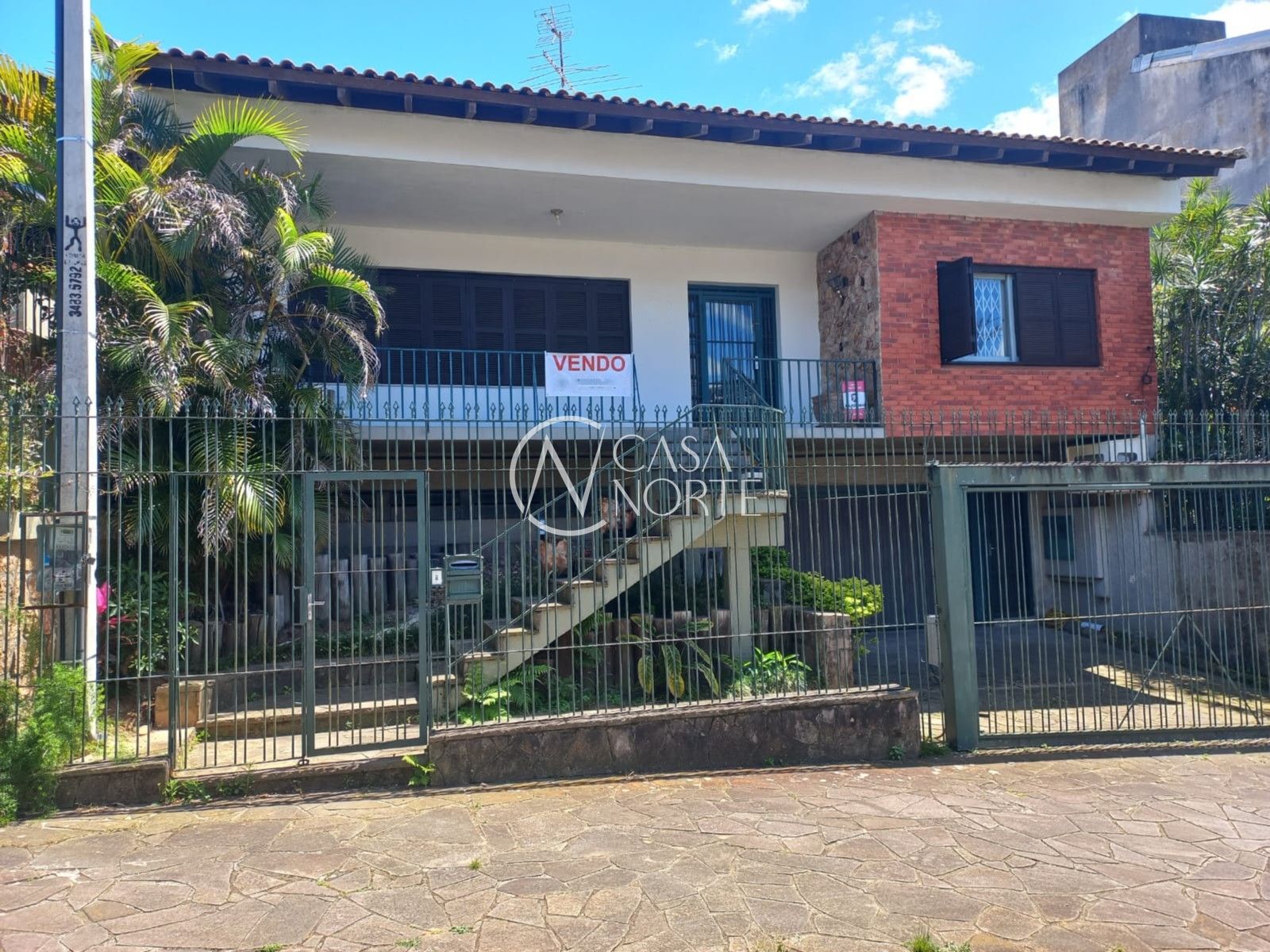 Casa à venda com 6 quartos, 408m², 1 suíte, 5 vagas, Rua Matias José Bins no bairro Chácara das Pedras em Porto Alegre