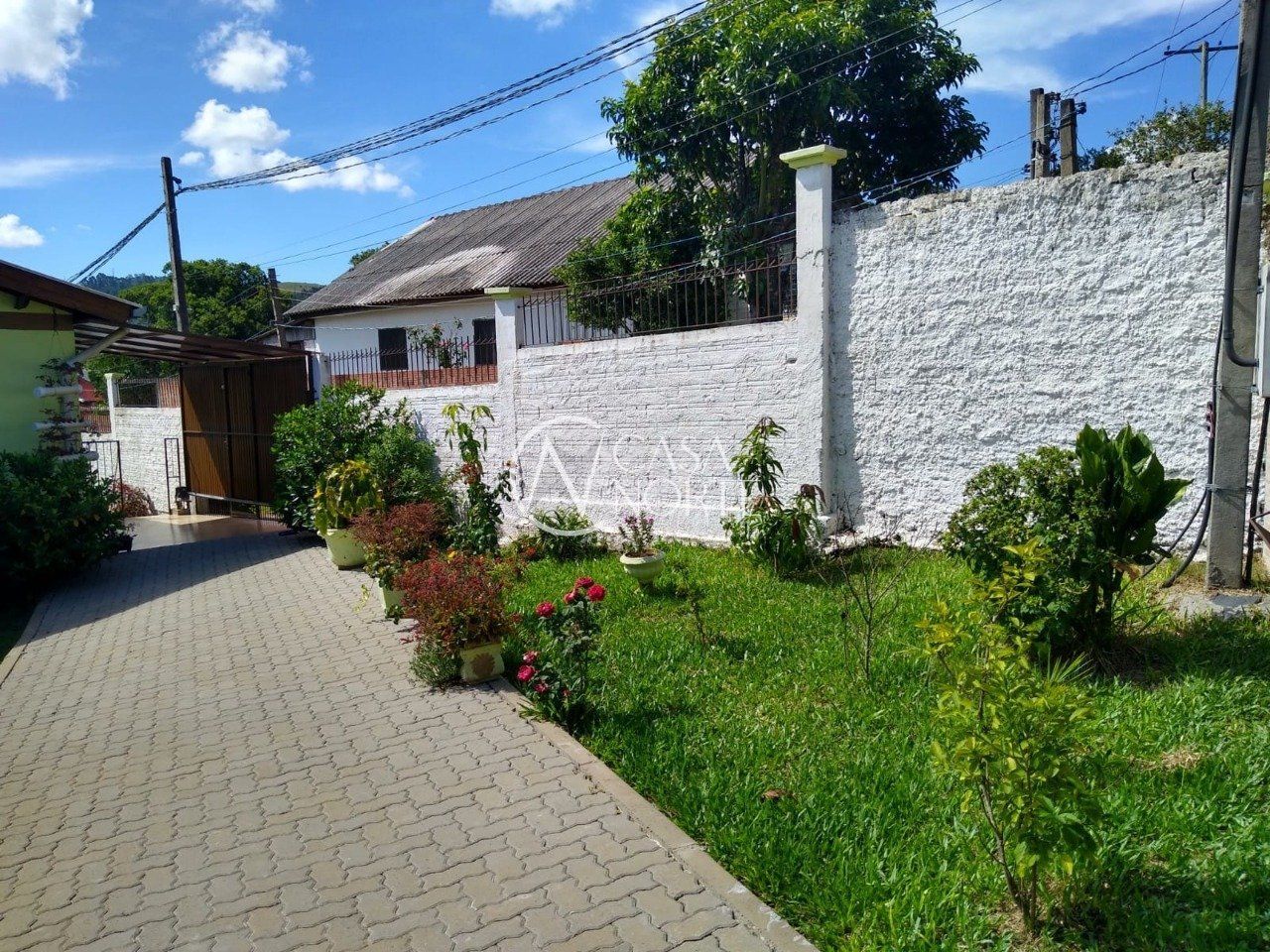 Casa à venda com 3 quartos, 260m², 2 vagas, Estrada Afonso Lourenco Mariante no bairro Belém Velho em Porto Alegre