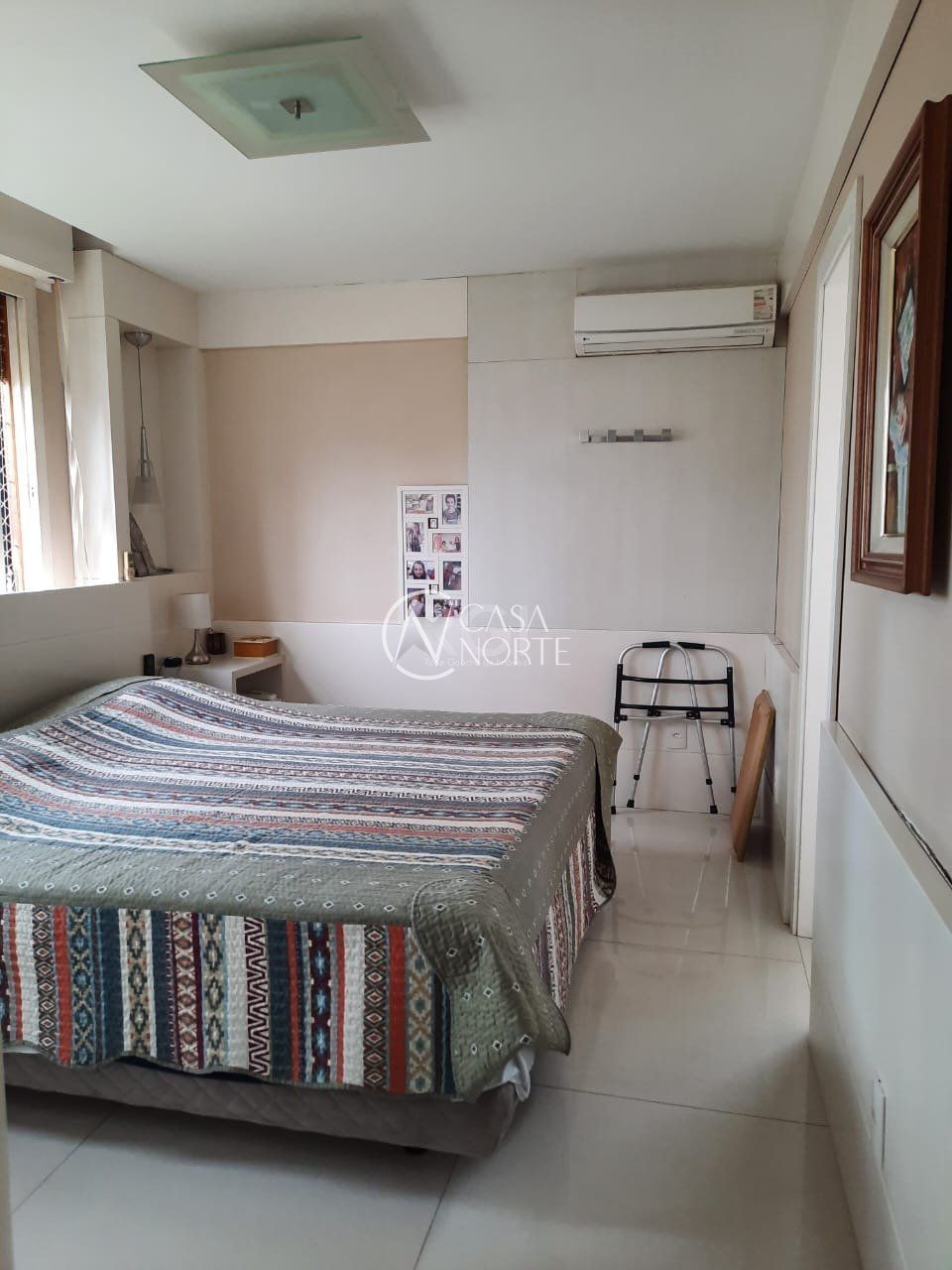 Casa à venda com 2 quartos, 180m², 2 vagas, Rua Oito de Julho no bairro Jardim Botânico em Porto Alegre