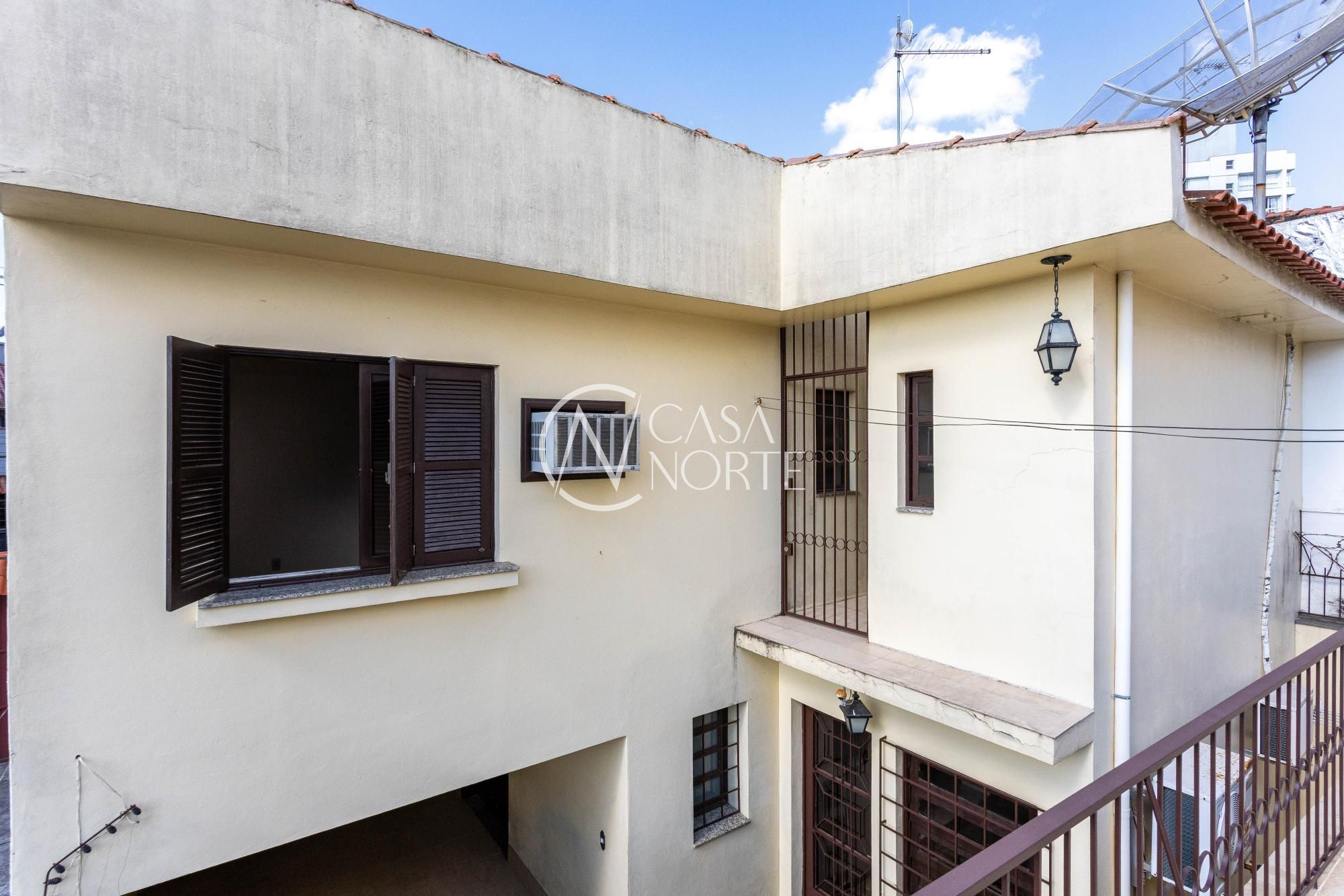 Casa à venda com 3 quartos, 226m², 1 suíte, 3 vagas, Rua Engenheiro Alfredo Mayer Waldeck no bairro São João em Porto Alegre