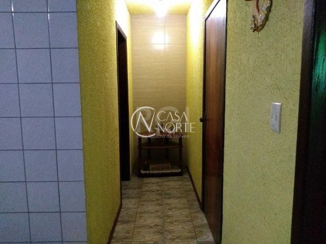 Casa à venda com 4 quartos, 300m², 3 vagas, Avenida Vinte e um de Abril no bairro Sarandi em Porto Alegre