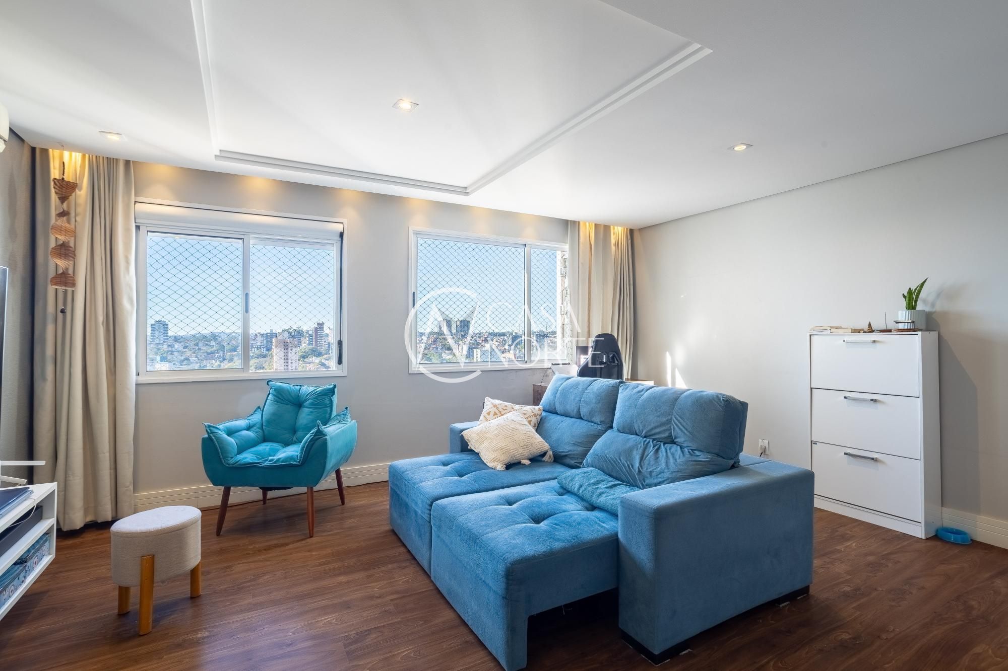 Apartamento à venda com 2 quartos, 69m², 1 suíte, 1 vaga, Avenida Dom Cláudio José Gonçalves Ponce de Leão no bairro Vila Ipiranga em Porto Alegre