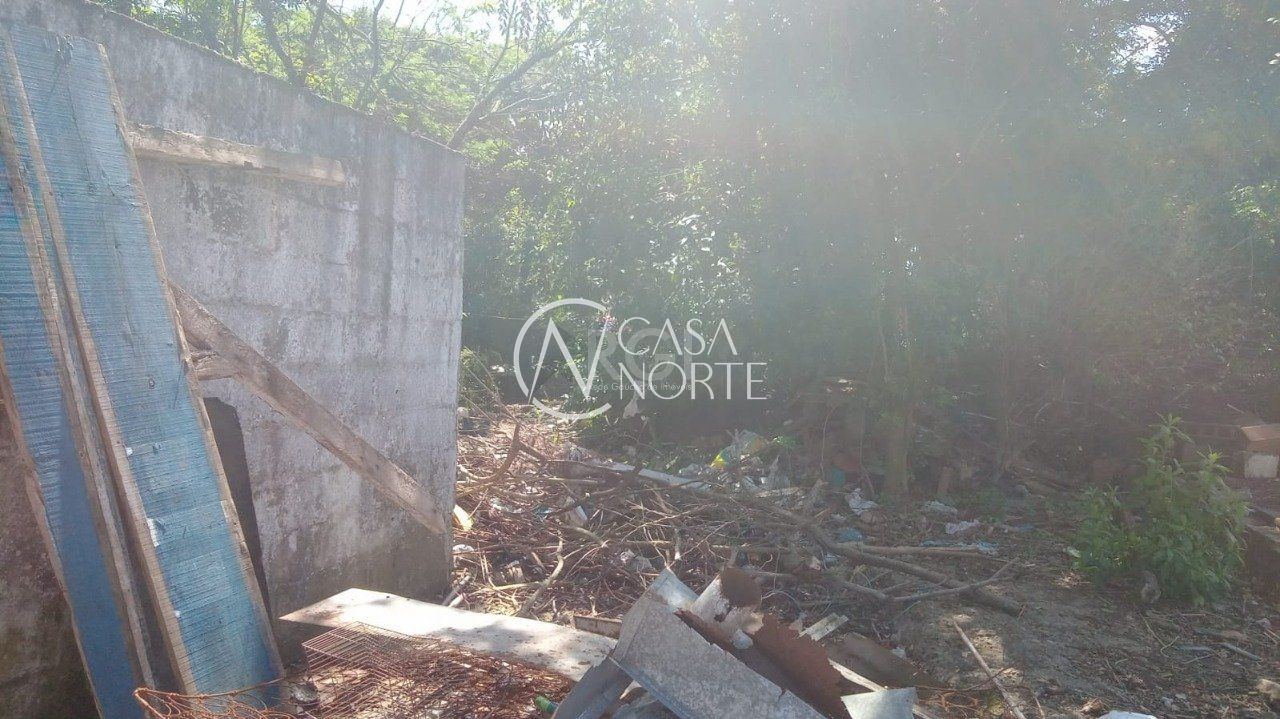 Terreno à venda  com 810m², Rua Enio Aveline da Rocha no bairro Cavalhada em Porto Alegre